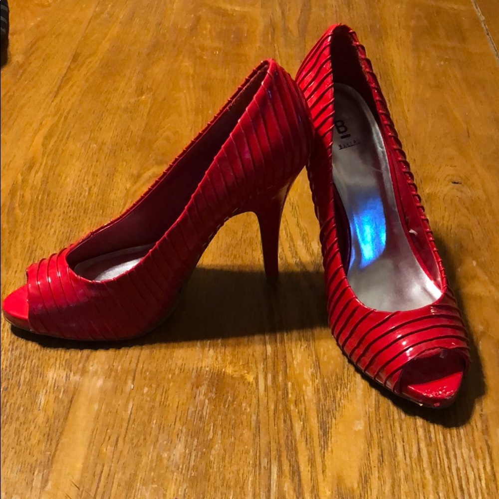 Bakers open toe pumps.❤️👠